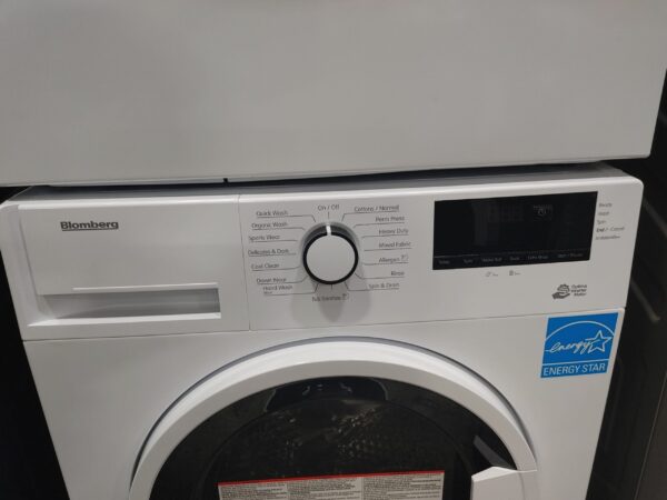 Ensemble Laveuse-Sécheuse Blomberg 24’’, Superposable, Blanc – Image 9