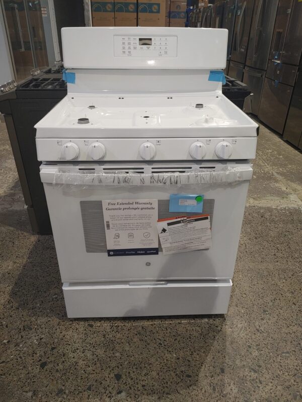 Cuisinière au Gaz 30'', 18 000 BTU, Convection, Friture à air, Blanc - JCGB735DPWW – Image 7