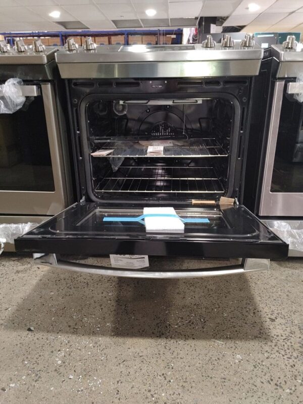 Cuisinière de 5,3 pi³, Convection européenne véritable, Stainless - JCS840SMSS – Image 5