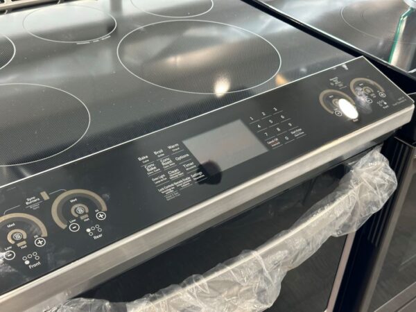 Ensemble de cuisine : Réfrigérateur 17,7 pi³ et Cuisinière à induction 30'' Stainless – Image 6