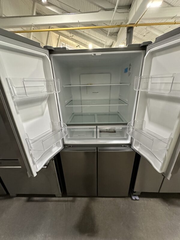 Réfrigérateur à 4 portes Frigidaire 33’’, Profondeur comptoir, 17.4 pi.cu, Stainless - FRQG1721AV – Image 5