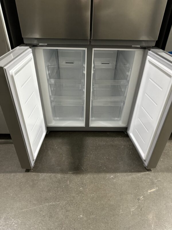 Réfrigérateur à 4 portes Frigidaire 33’’, Profondeur comptoir, 17.4 pi.cu, Stainless - FRQG1721AV – Image 8