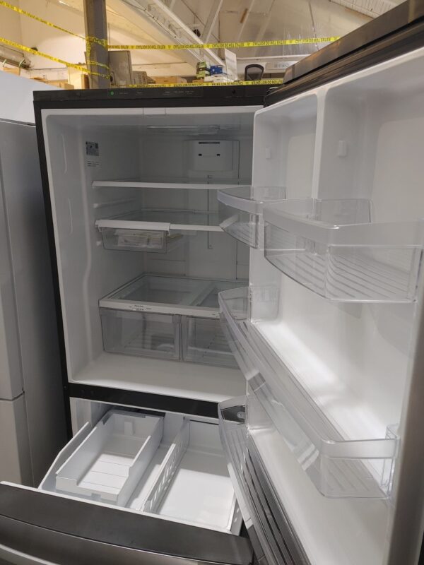 Réfrigérateur de 24,8 pi³ à congélateur inférieur, Stainless - GDE25EYKFS – Image 9