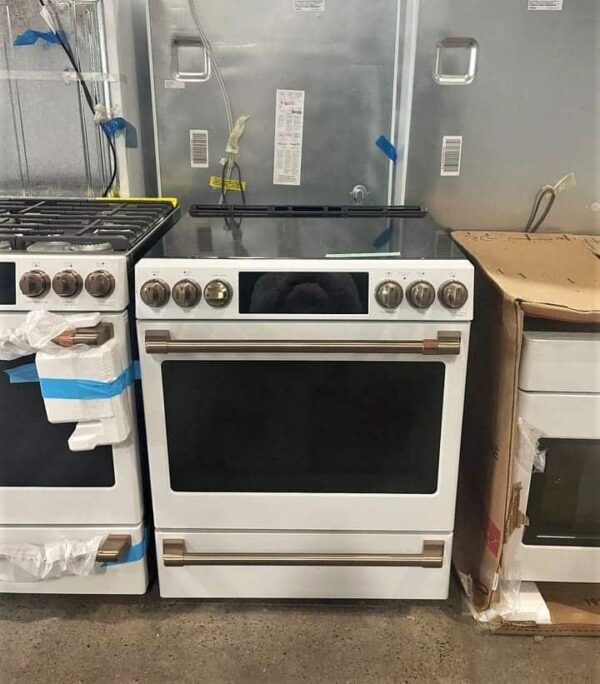 Cuisinière encastrée à induction, Tiroir de cuisson, 5.7 pi.cu, Blanc mat - CCHS900P4MW2 – Image 5