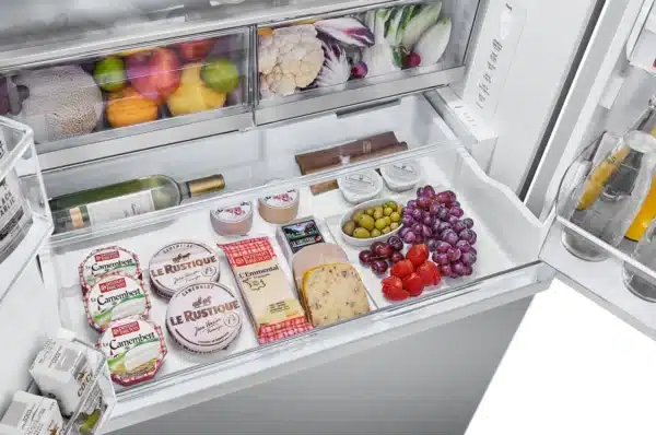 GE 36'' Refrigerator, 23.1 cu.ft, Counter-Depth, Stainless Steel - LRYXS3106S - Image 3