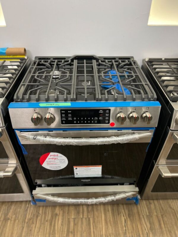 Cuisinière au gaz 30'', 5.6 pi.cu, 18 000 BTU, Friture à air, Stainless – FGGH3047VF – Image 3