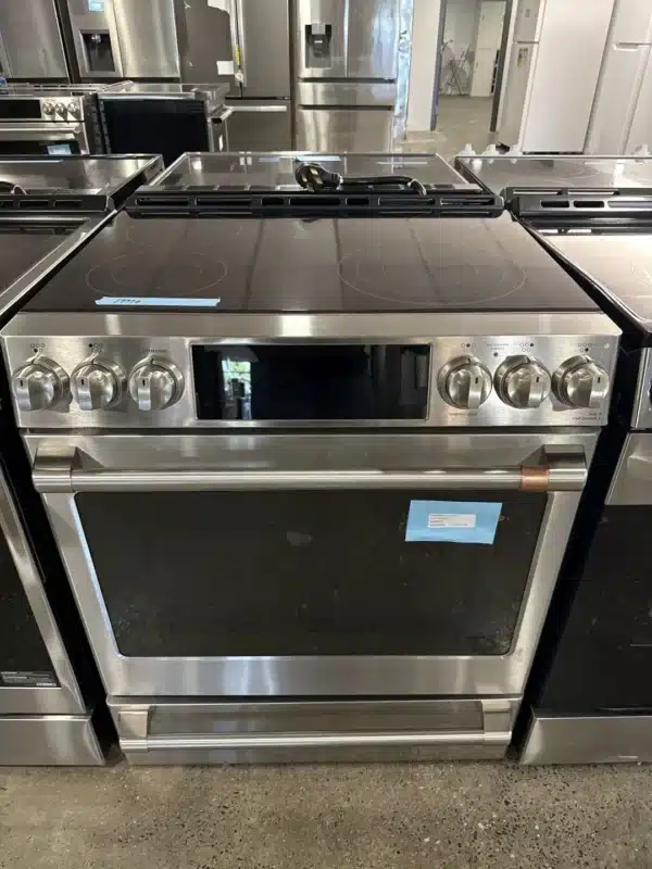GE Café 30" Slide-In Electric Range – 5.7 cu.ft – CCES700P2MS1 - Image 5