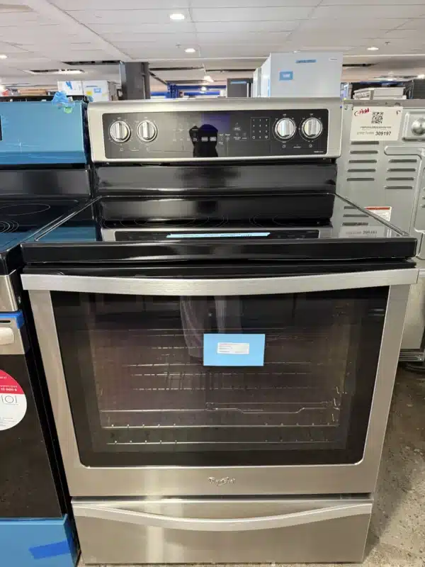 Cuisinière électrique non encastrée à convection 6,4 pi³ Whirlpool - YWFE745H0FS – Image 2