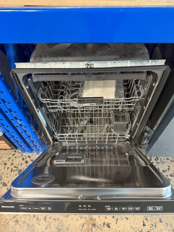 KitchenAid 24″ Built-In Dishwasher – 3 Racks, 39 dBA - KDTE204KPS - Image 3