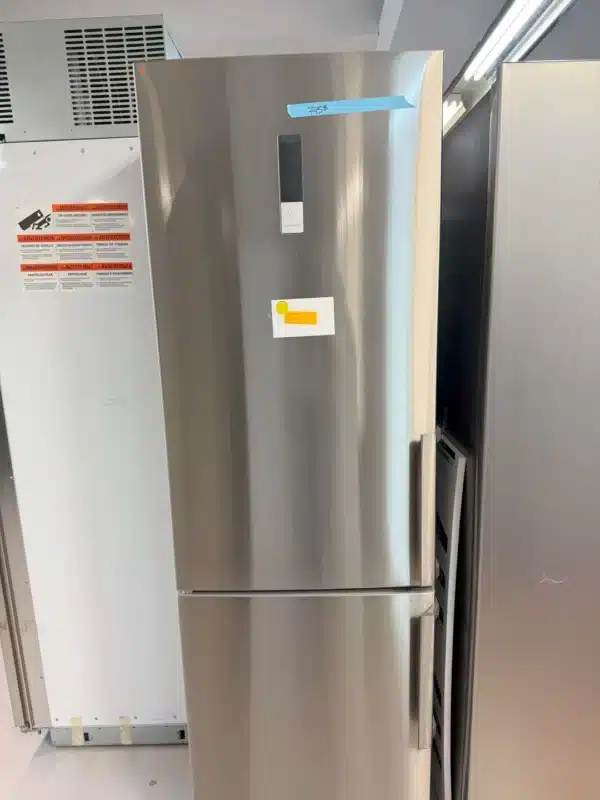 Moffat 11 cu.ft. Bottom-Freezer Refrigerator – Stainless Steel – MBE11DSVSS - Image 4