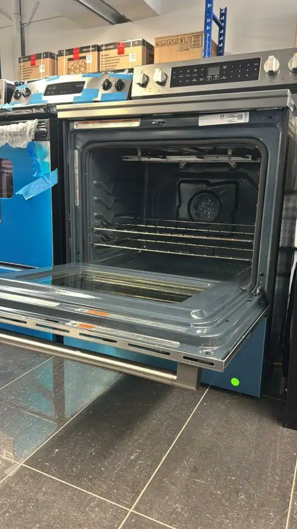 Cuisinière électrique Maytag – 30 po, 5,3 pi³, Acier inoxydable résistant aux traces de doigts - YMFES8030RZ – Image 4