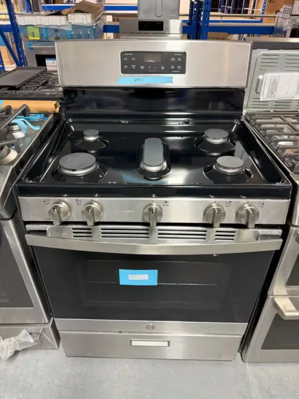 Cuisinière à gaz GE 30 po – 5,0 pi³, Steam Clean, grille avec broil drawer – JCGBS66SEKSS – Image 4