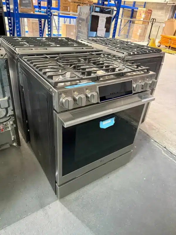 LG Studio 30″ Gas Range – 6.3 cu.ft, Air Fry, True Convection, Stainless Steel – LSGS6338F - Image 4