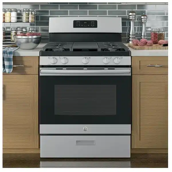 Cuisinière à gaz GE 30 po – 5,0 pi³, Steam Clean, grille avec broil drawer – JCGBS66SEKSS – Image 3