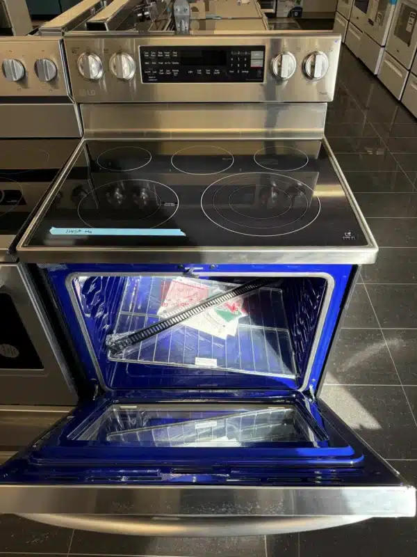Cuisinière électrique LG 30 po – Convection véritable, Friture à air – Acier inoxydable  - LREL6325F – Image 4