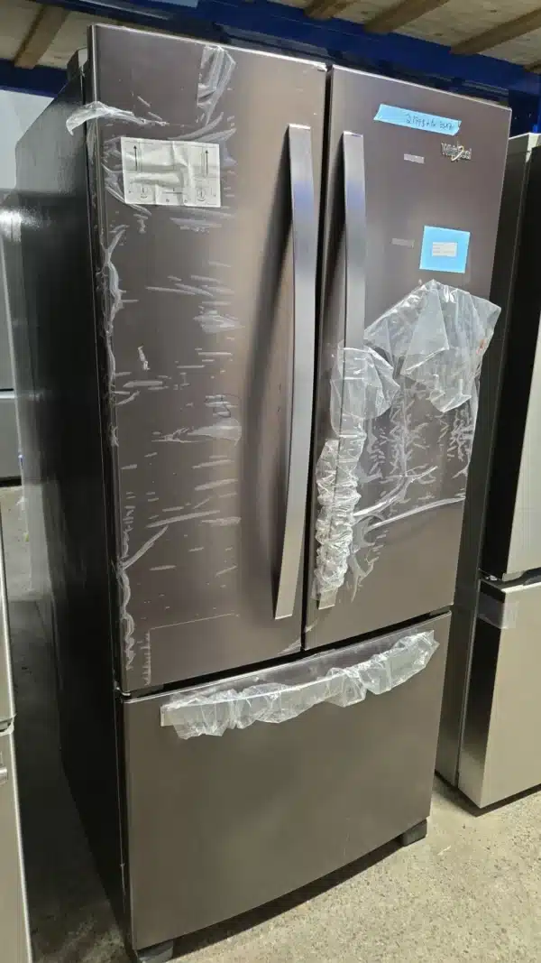 Réfrigérateur portes françaises Whirlpool 33″ 22,1 pi³ inox noir, congélateur inférieur, eau & glace – WRFF5333PV – Image 5