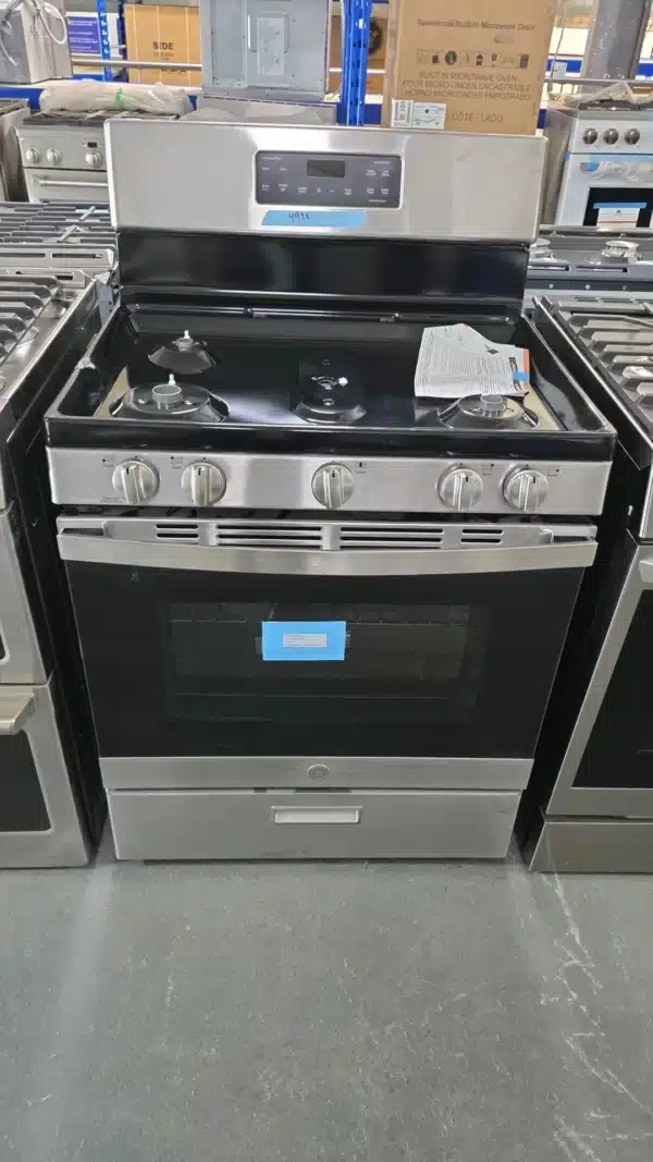 GE Gas Range 30″ 5.0 cu.ft. 5 Burners, Broiler Drawer, Stainless Steel – JCGBS66SEKSS - Image 5