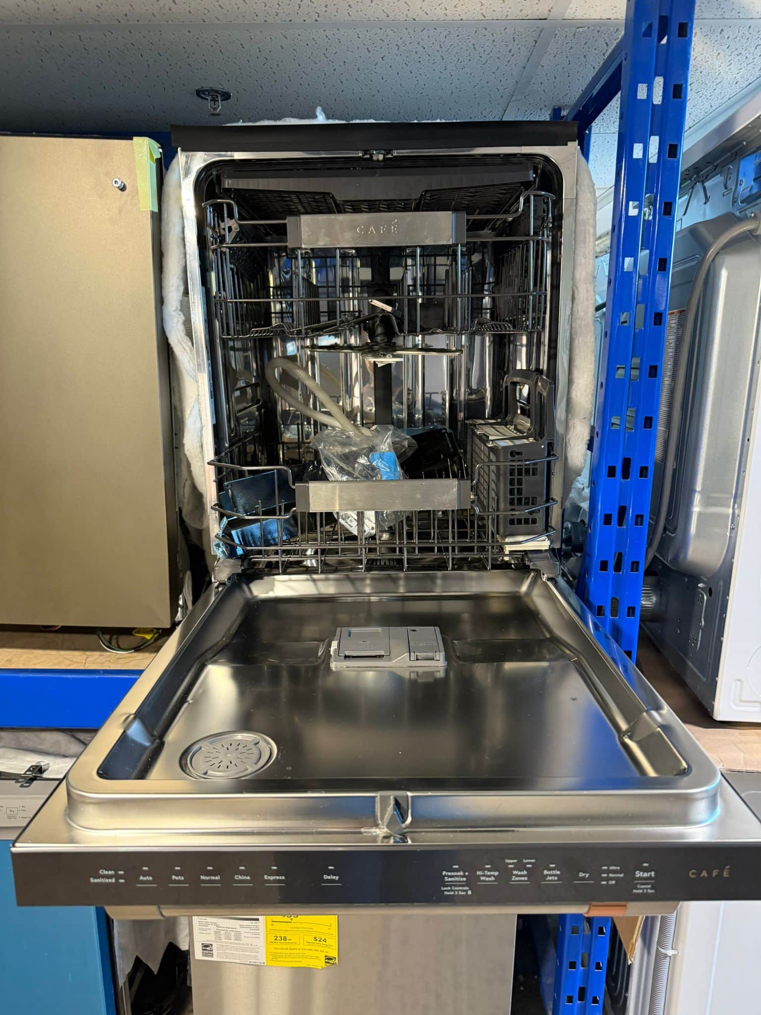 Café 24'' Dishwasher – 16 Place Settings – 45 dB – Matte Black – CDT845P3ND1 - Image 5