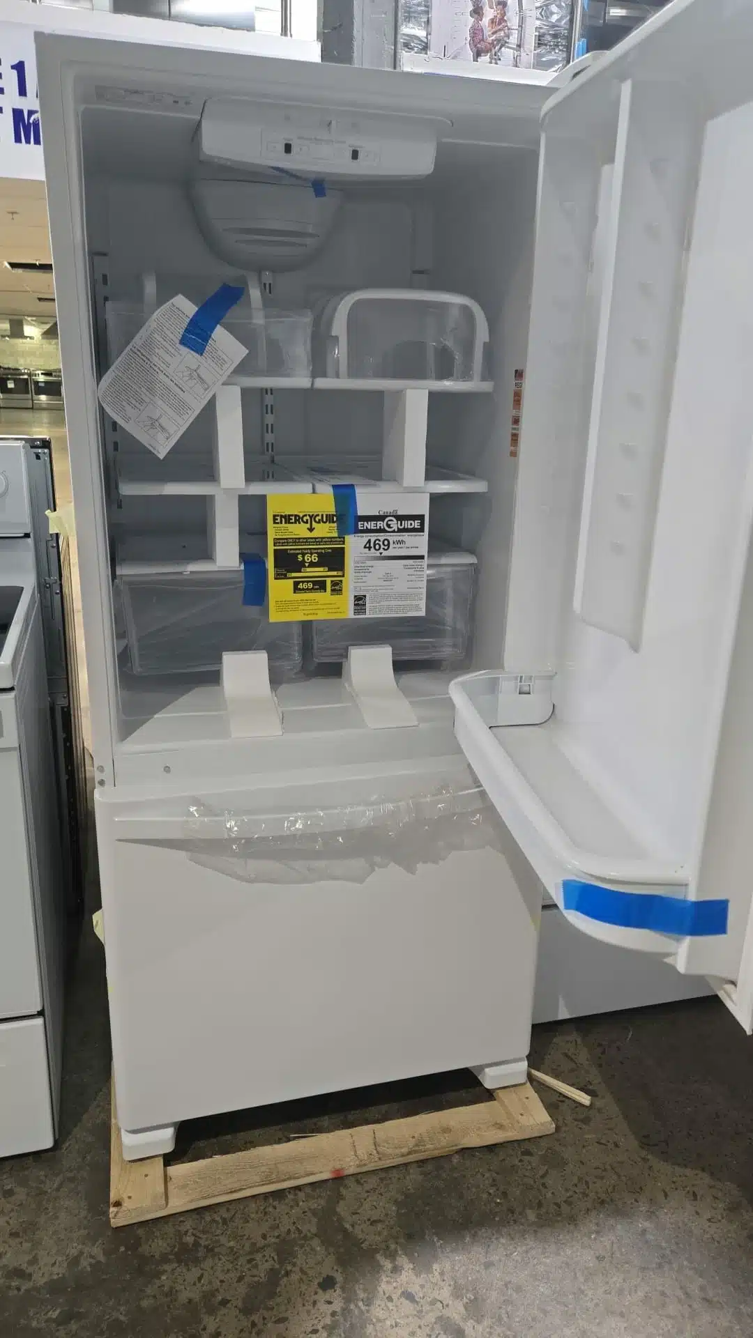 Whirlpool 30″ Bottom Freezer Refrigerator, 18.5 cu.ft, White – WRB329DFBW05 - Image 4