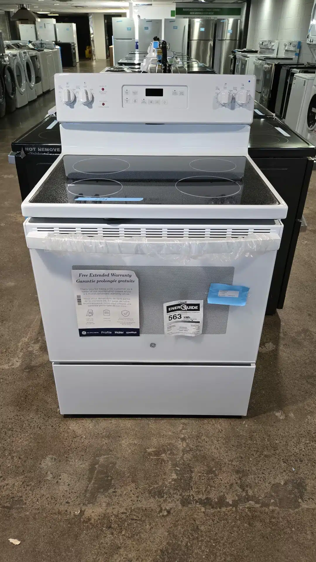 GE 30″ Electric Range, White – JCB630DKWW - Image 6