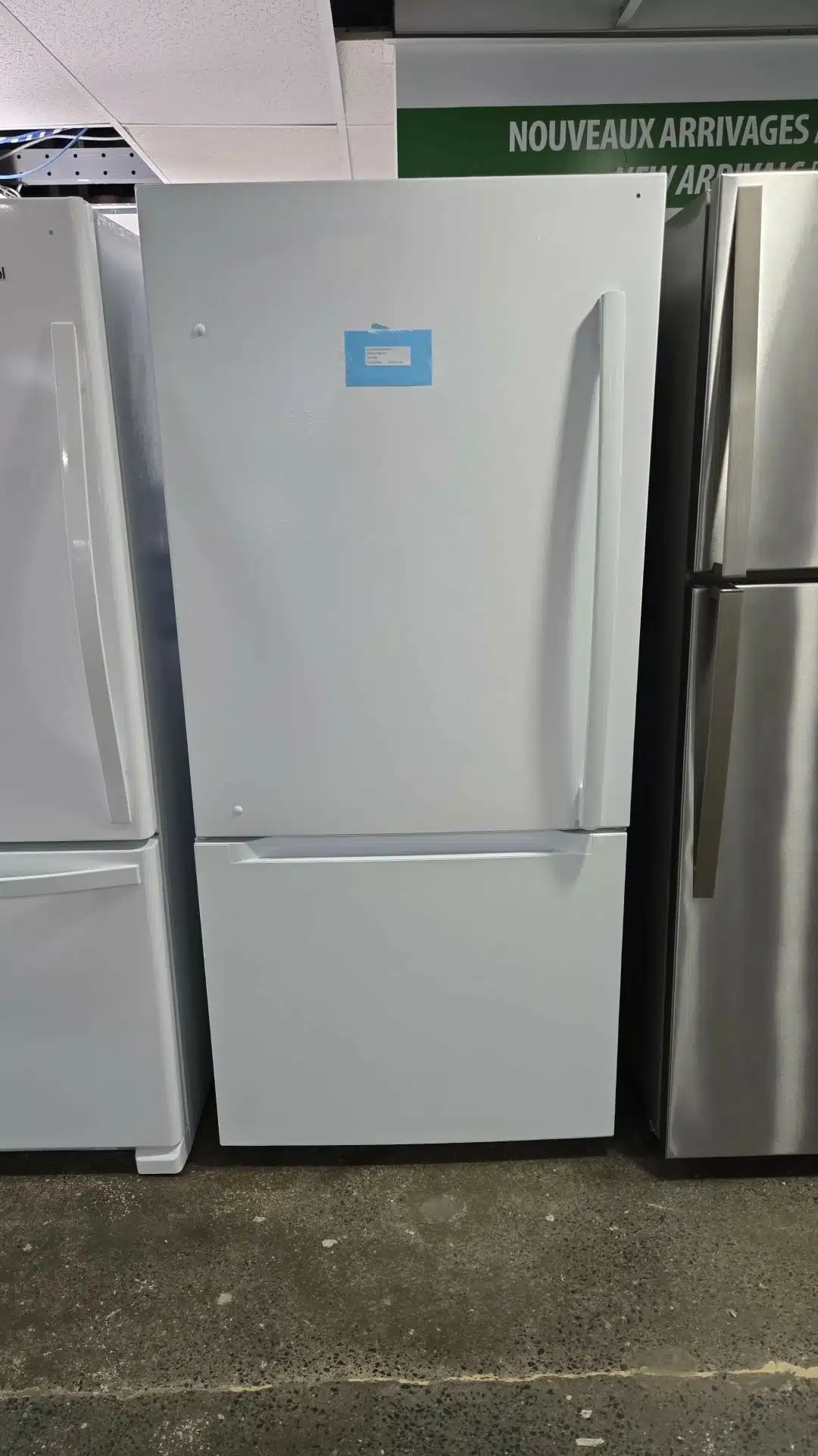 Réfrigérateur à congélateur inférieur MOFFAT 30 pouces, blanc – MDE19DTNKWW – Image 5