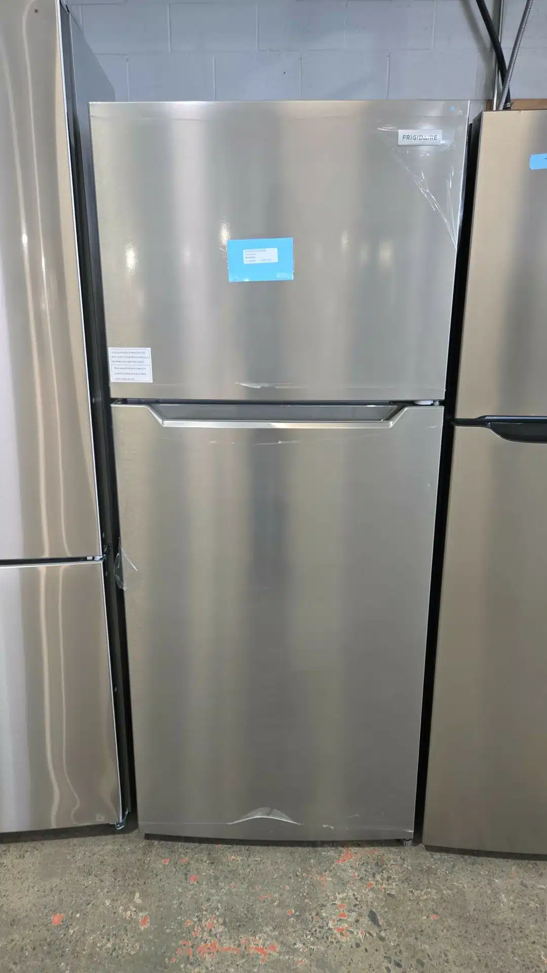 Réfrigérateur à congélateur supérieur FRIGIDAIRE 28 pouces, inoxydable – FFHT1822UV – Image 4