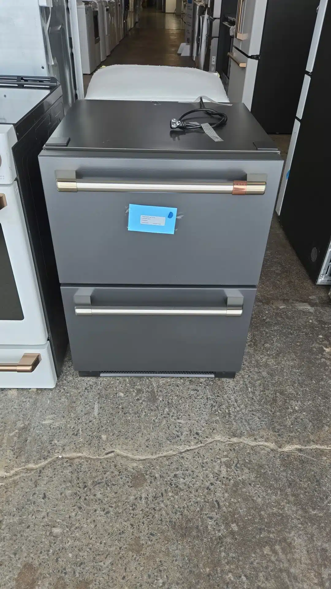 Café Built-In Undercounter Refrigerator 24 Inch Matte Black – CDE06RP3ND1 - Image 6